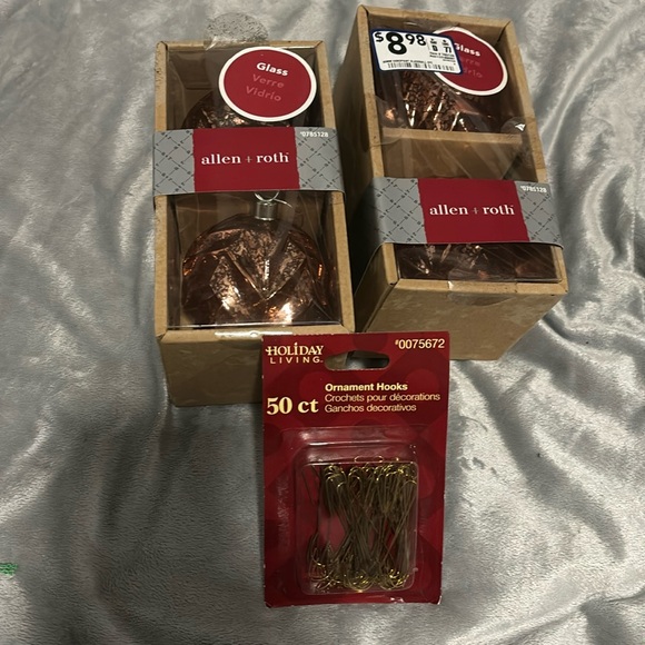 Golden Christmas bulbs , hooks - Picture 1 of 4